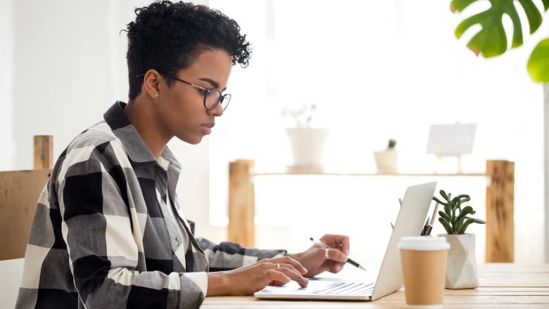 Refinance Student Loan Without Cosigner: Complete 2025 Guide